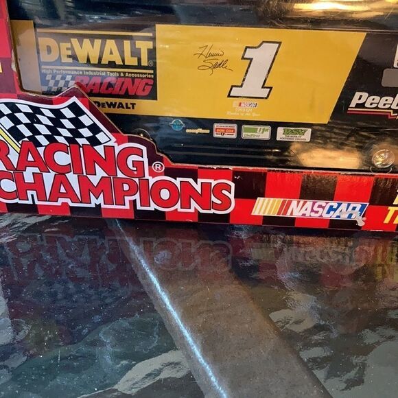 1997 Dewalt Racing #1 Die cast Transporter NIB - Picture 8 of 8